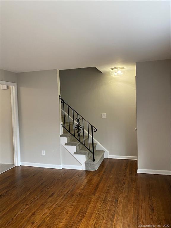 Building Photo - 137 Millport Ave