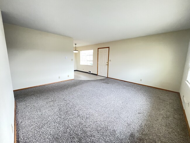 Living Room - 530 Burnett Ave N