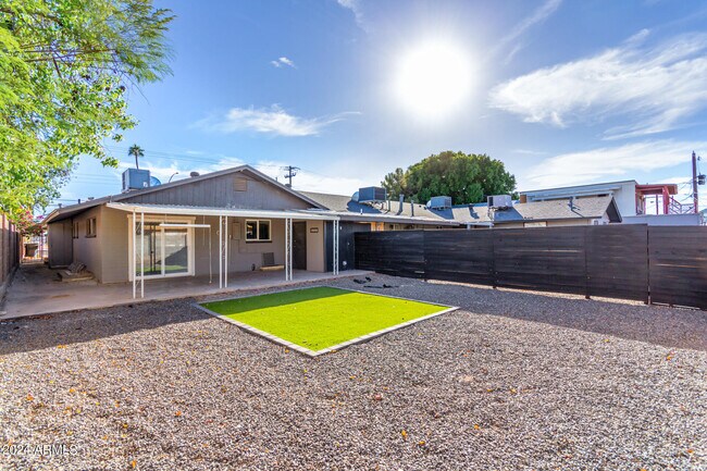 Building Photo - 936 W Rio Salado Pkwy