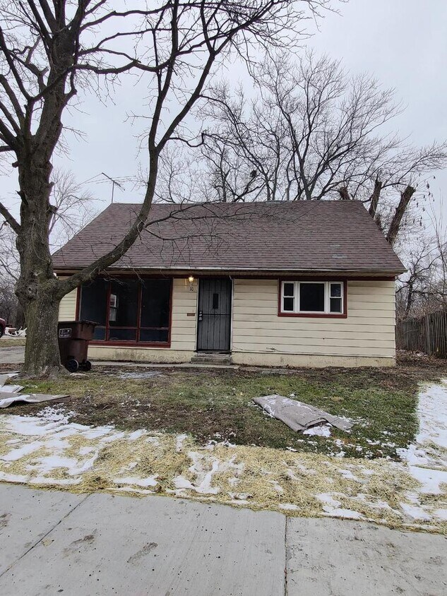 Primary Photo - 10 Apache St