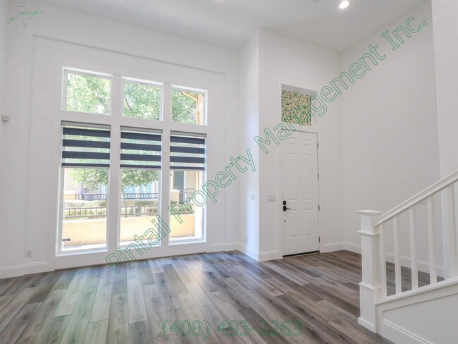 Building Photo - 5130 Le Miccine Terrace