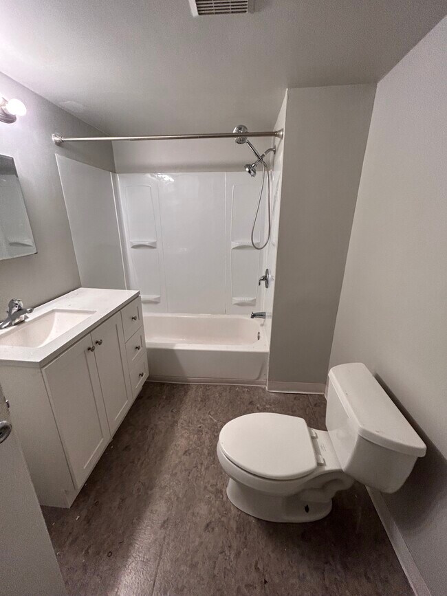 311 Herkimer St Unit Lower, Buffalo, NY 14213 Apartments in Buffalo