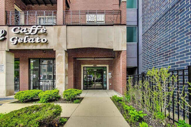 Foto del edificio - 2032 W Division St