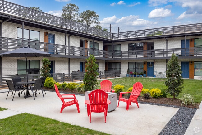 Outdoor common area - The Melrose