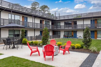 Outdoor common area - The Melrose