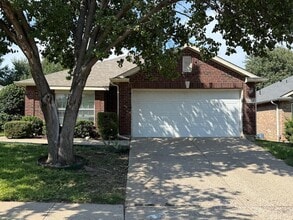 Building Photo - 9104 Bedford Ln