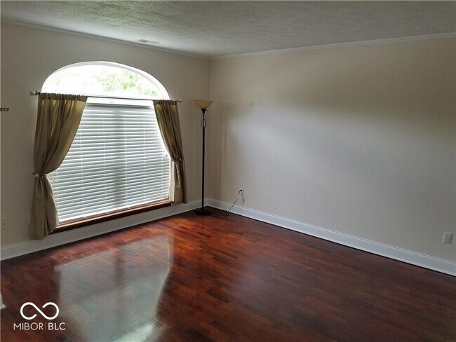 Foto del edificio - 8252 Cardinal Ct