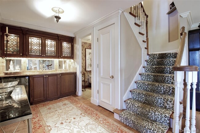 Foto del edificio - 111 Cherry Valley Ave