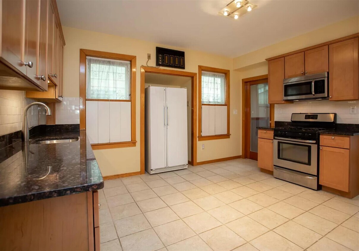 Primary Photo - 11 Langmaid Ave