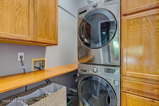 Foto del edificio - 1555 Lakeway Dr