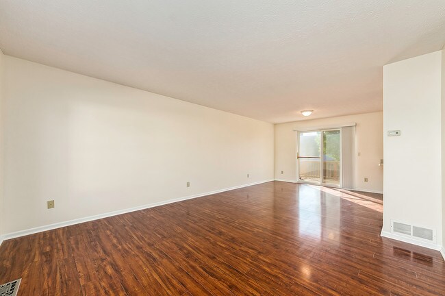 Building Photo - 3021 Briar Ridge Rd