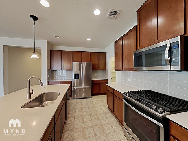 Foto del edificio - 5805 Sardinia Dr