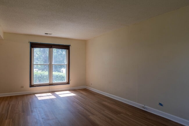 Building Photo - 808 Idaho St