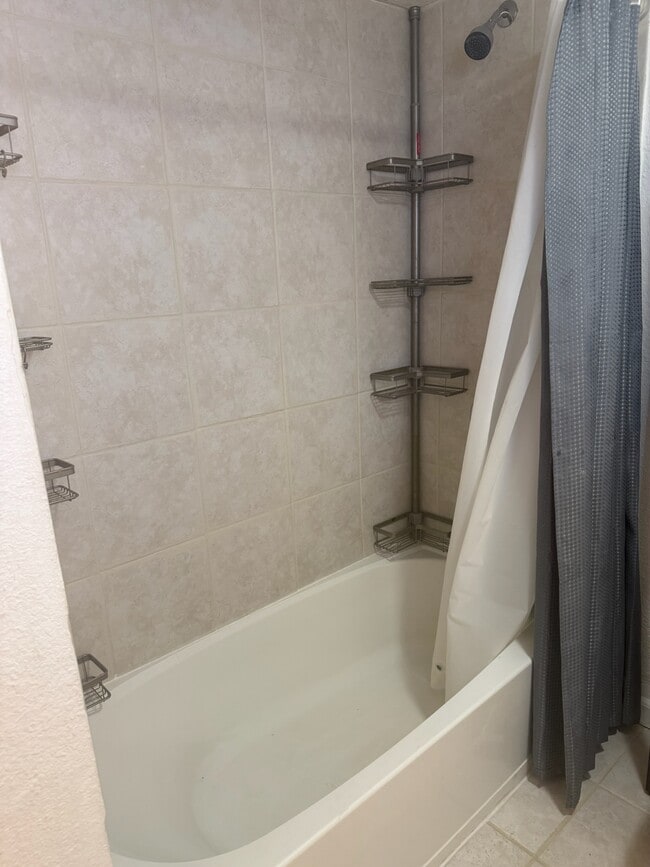 Building Photo - 1404 E 11th Ave