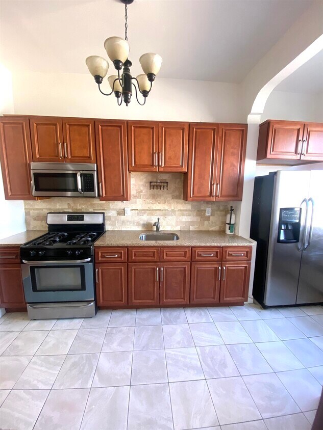 212 69th St Unit 1, Guttenberg, NJ 07093 Condo for Rent in Guttenberg