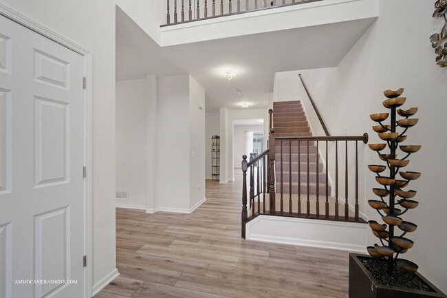 Building Photo - 26305 W Milestone Dr