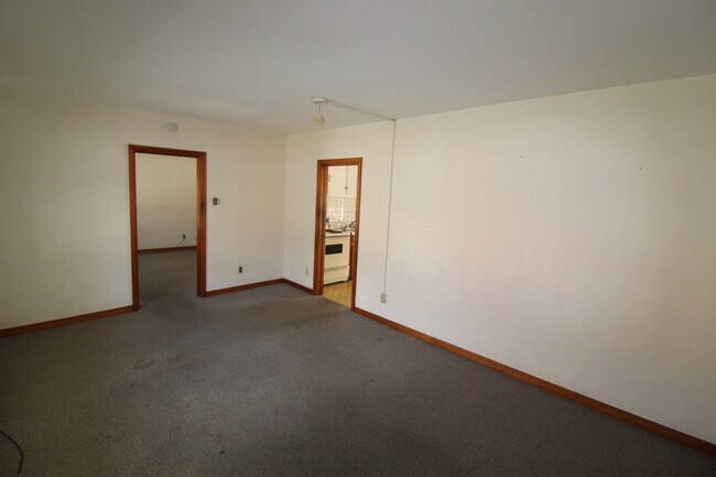 Building Photo - 207 Migeon Ave