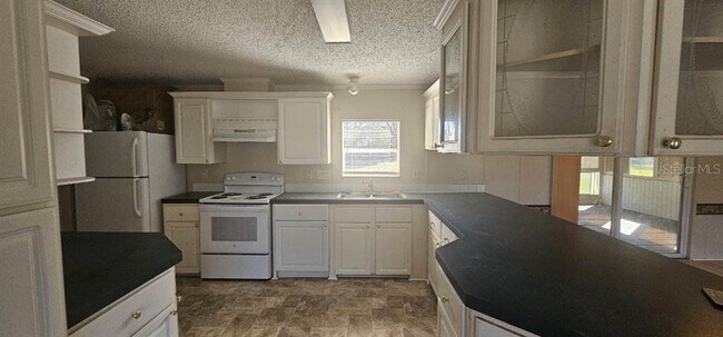 Foto del edificio - 9631 Moore Rd