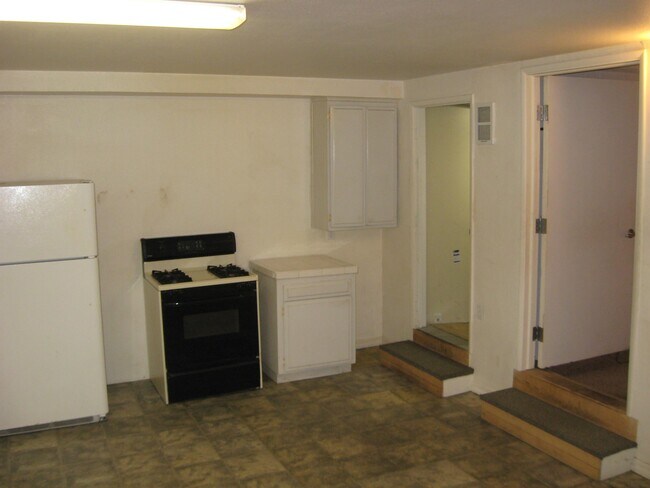 Building Photo - 453 Stimson Ave