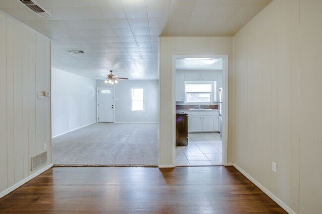 Building Photo - Pre-Leasing for July!