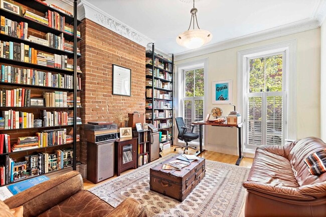Building Photo - 238 3rd St