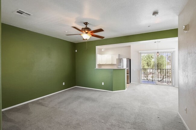 Building Photo - 3 Bed, 2 Bath, 1 Car Aliante Condo