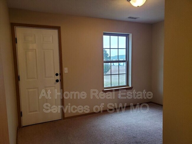 Foto del edificio - 3399 S Hillcrest Ave