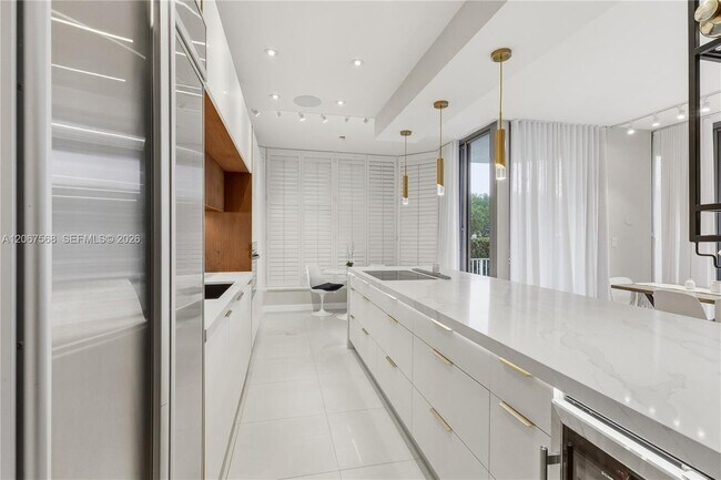 Foto del edificio - 3500 Mystic Pointe Dr