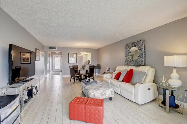 Foto del edificio - 14723 Cumberland Dr