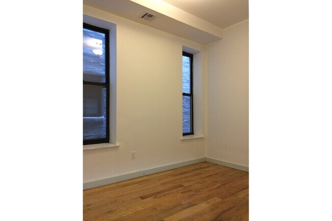 Building Photo - 690 Prospect Pl