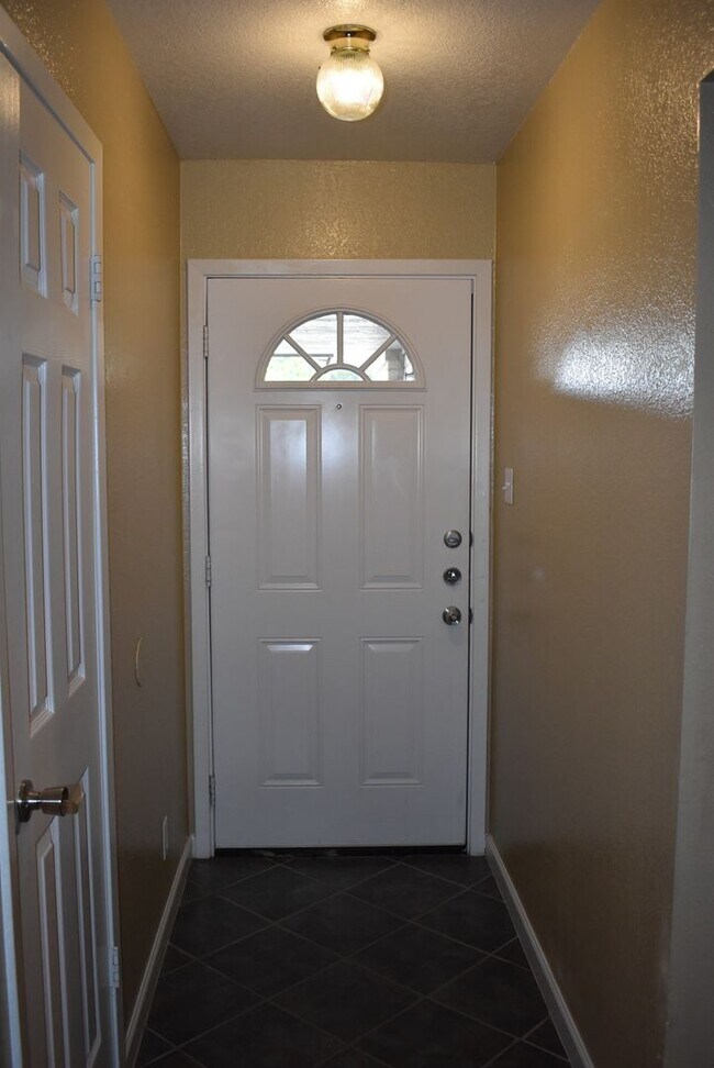Foto del edificio - Central Texas Property Management. Central...