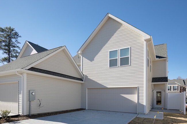 Foto del edificio - Coming Soon! Gorgeous End-Unit Townhome with Spacious Layout in Morrisville/Durham County