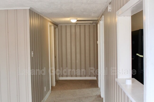 Building Photo - 2425 Juniper St