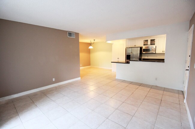 Foto del edificio - 1124 NW 13th St