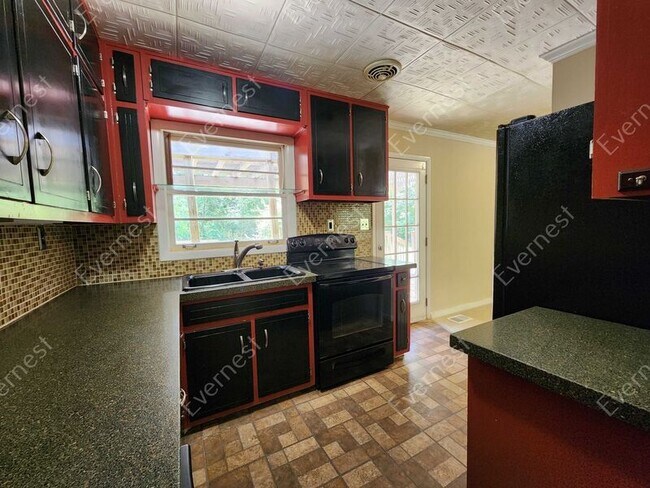 Foto del edificio - 3436 Chappell Ln NW