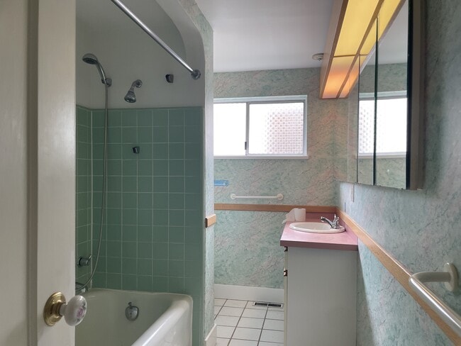 Photo du bâtiment - 3550 W 39th Ave