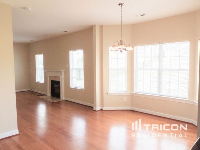 Building Photo - 2625 Sierra Chase Dr