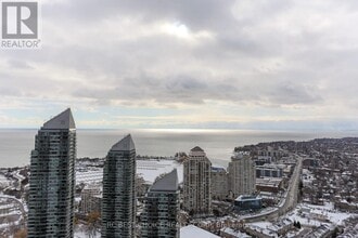 Building Photo - 36 Park Lawn Rd