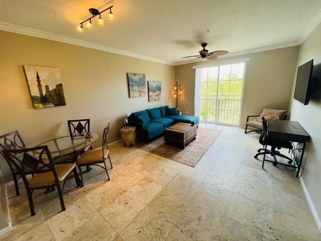 Building Photo - 580 S Sapodilla Ave
