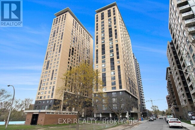 Building Photo - 105 Champagne Ave S