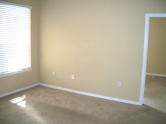 Building Photo - 823 Grand Regency Point
