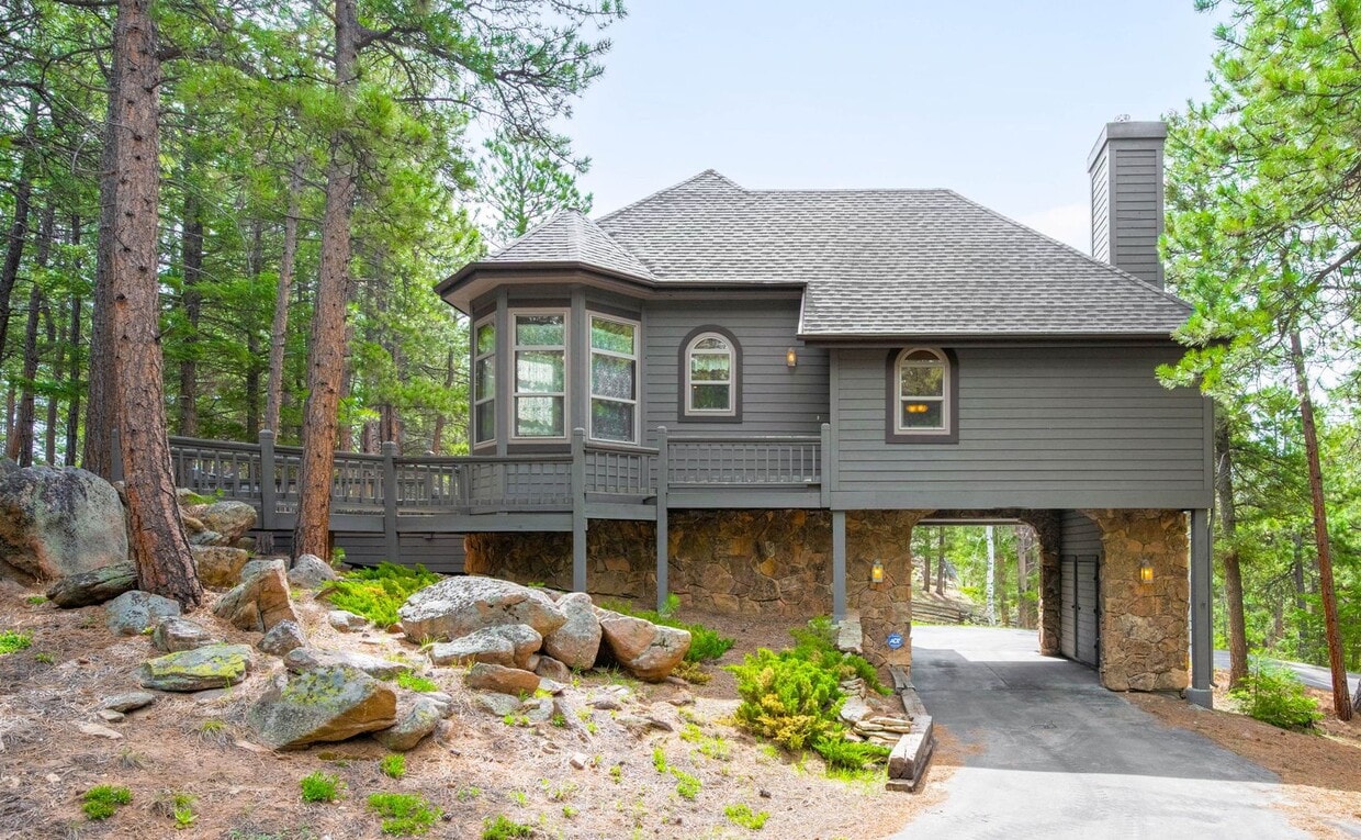 Primary Photo - 1BD, 1BA Mountain Gatehouse in Conifer