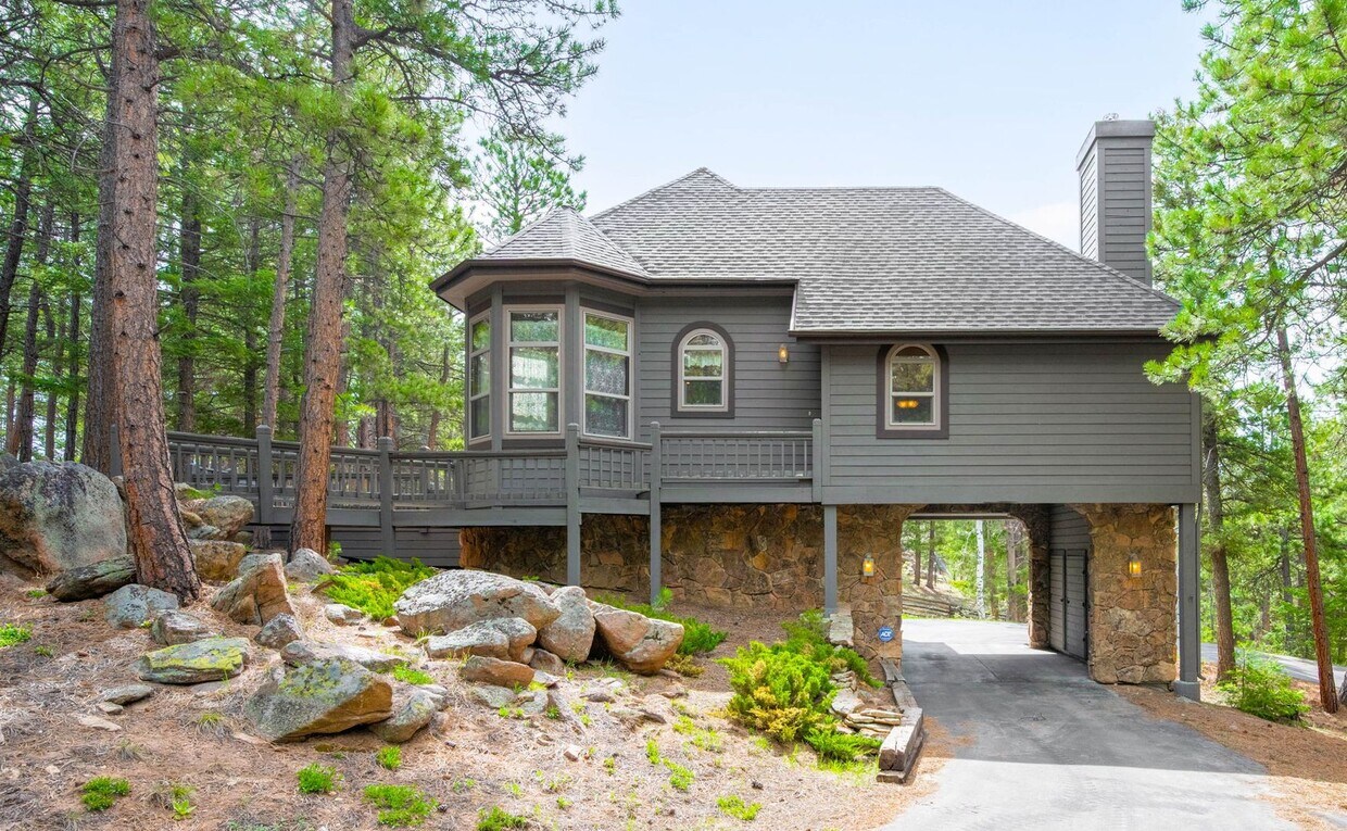 1BD, 1BA Mountain Gatehouse in Conifer - 1BD, 1BA Mountain Gatehouse in Conifer