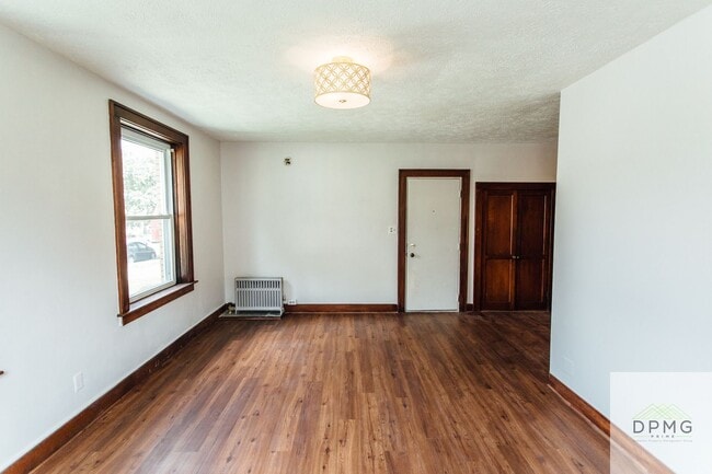 Building Photo - 117 S Hosmer St