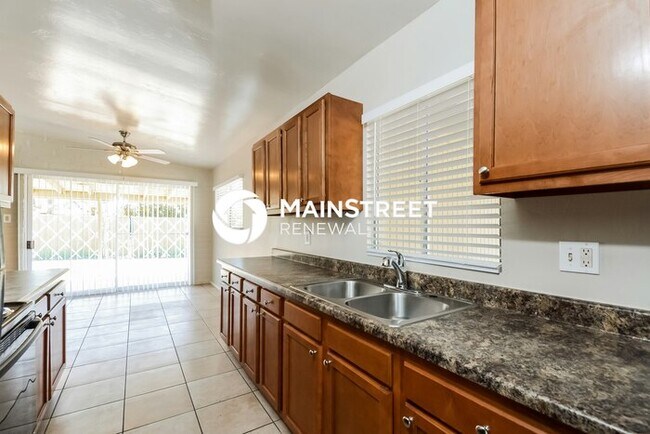 Building Photo - 3 Bedroom Pet-Friendly Home in Tucson, AZ ...