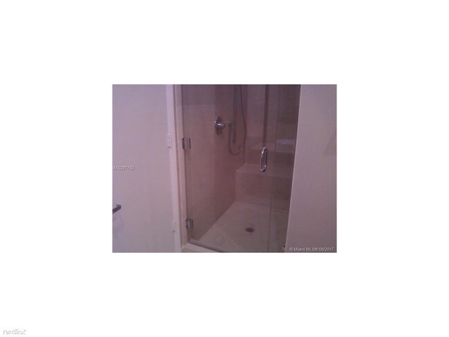 Building Photo - 495 Brickell