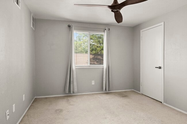Building Photo - 22722 Braken Carter Ln