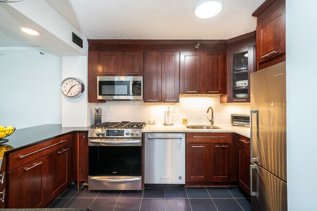 Custom kitchen - 14 Nosband Ave