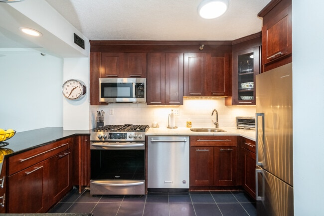 Custom kitchen - 14 Nosband Ave