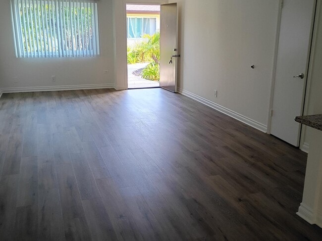 Photo - 4901 Heil Ave (Huntington Beach, CA) Apartment